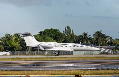 Flavio Bolsonaro arrives in Miami after US grants visas