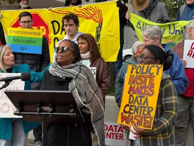 Ativistas de NY pedem revisão de data centers