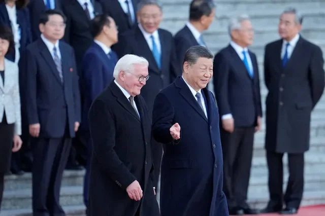 2026年10月30日，中國北京，中國國家主席習近平與德國總統弗蘭克-瓦爾特·施泰因邁爾出席在人民大會堂外舉行的歡迎儀式。KYODO NEWS/內藤開/聯合採訪 via REUTERS