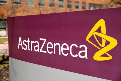 AstraZeneca 宣布了一项重组计划，以支持研发管线投资并实现其2030年营收目标。此前公布的第三季度财报表现超出了分析师预期。