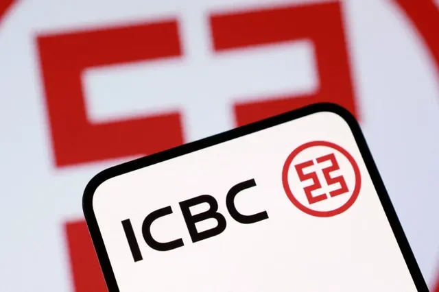 O logotipo do Banco Industrial e Comercial da China é visto nesta ilustração tirada em 2 de dezembro de 2025. REUTERS/Dado Ruvic/Ilustração
