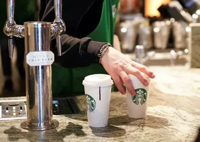 Starbucks Forecasts Profit Above Estimates